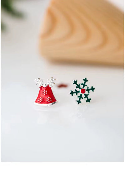 Winter Magic Silver Stud Earrings - bellissi