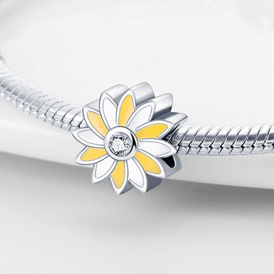 Yellow & White Daisy Flower Charm - bellissi